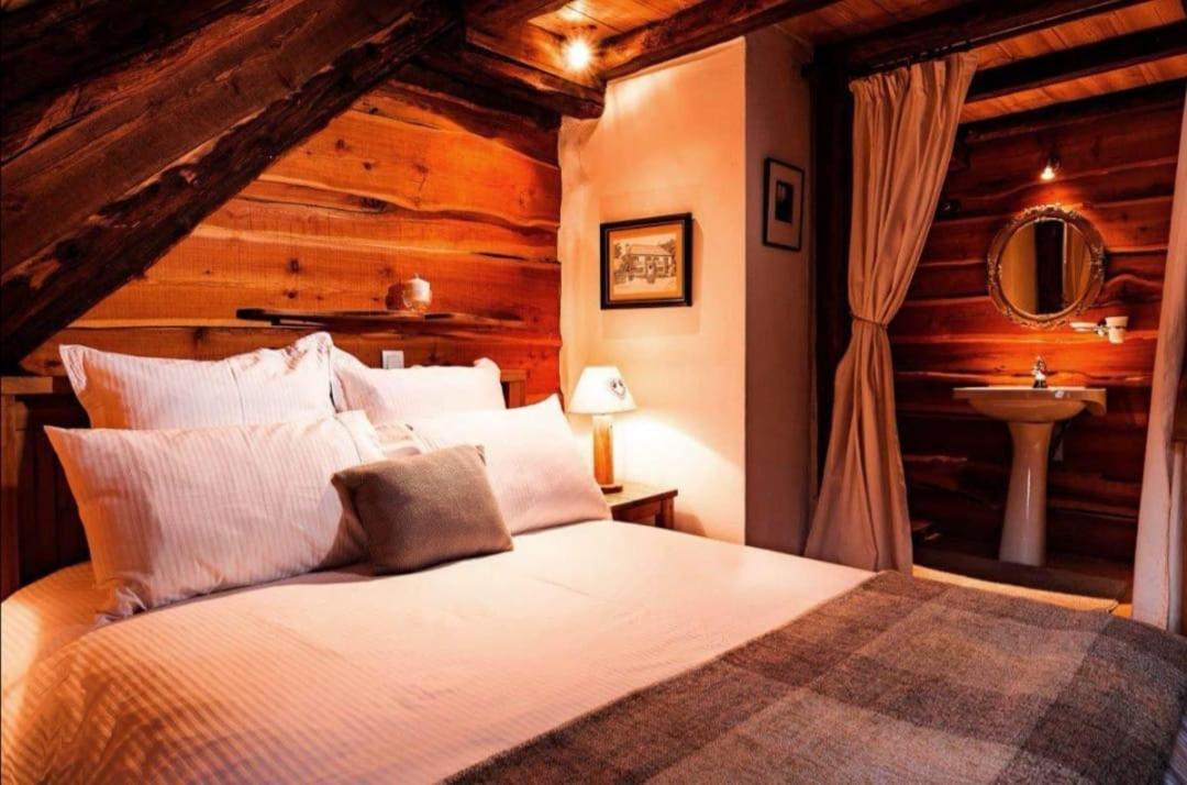 Chez Bear Bed & Breakfast บรีอองซง ภายนอก รูปภาพ