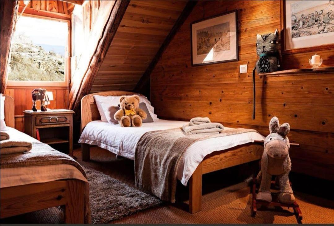 Chez Bear Bed & Breakfast บรีอองซง ภายนอก รูปภาพ